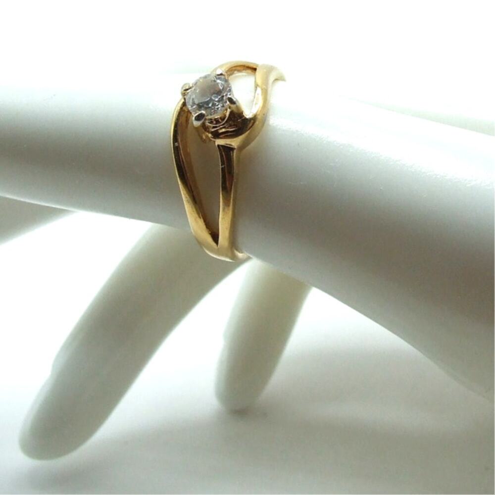 Vintage Korea Gold Tone Clear Crystal Solitaire Ring Size 6